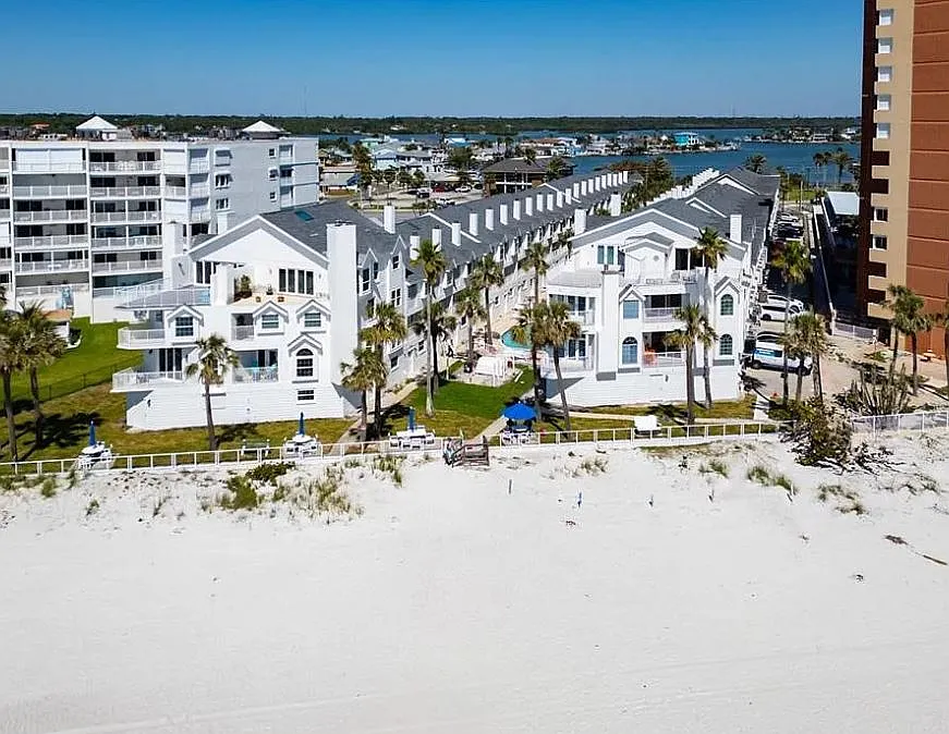 17960 Gulf Blvd — Photo 2