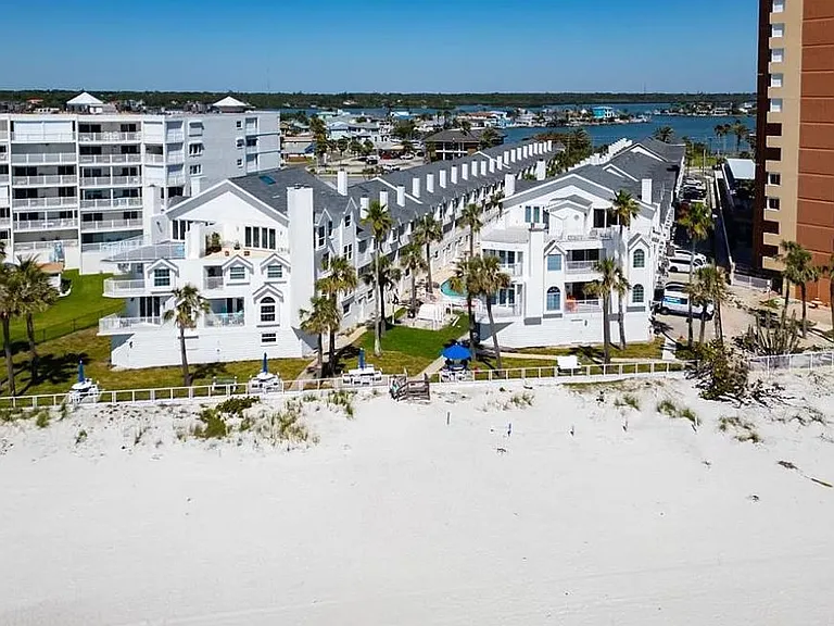 17960 Gulf Blvd — Photo 2