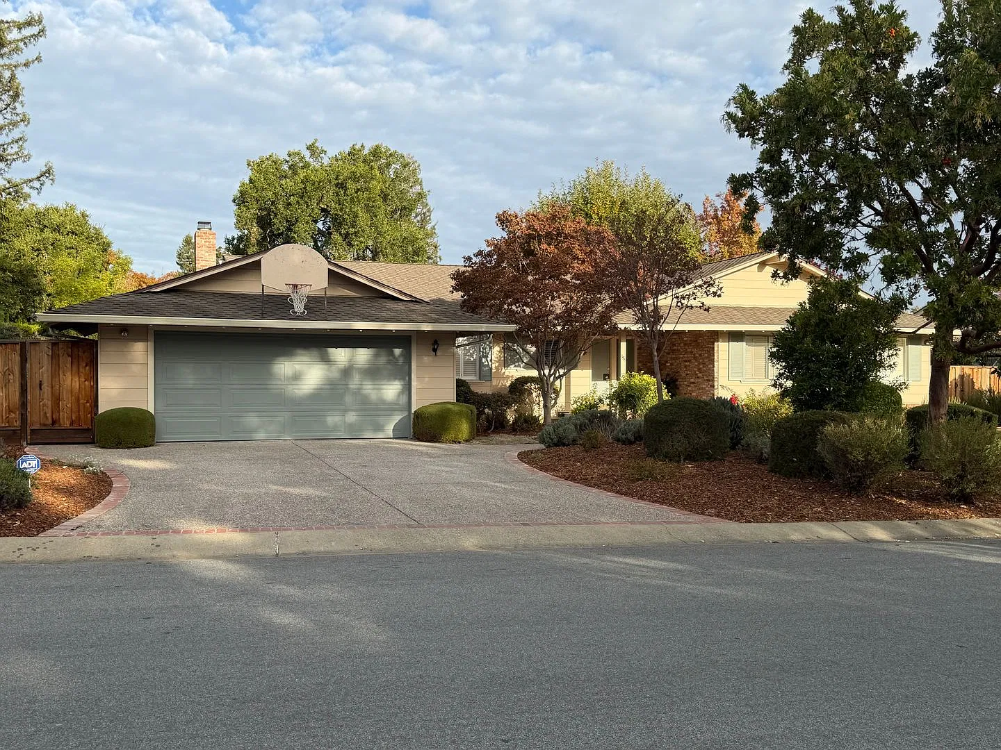 Spacious 4-Bedroom Home in the Heart of Los Altos — Photo 1
