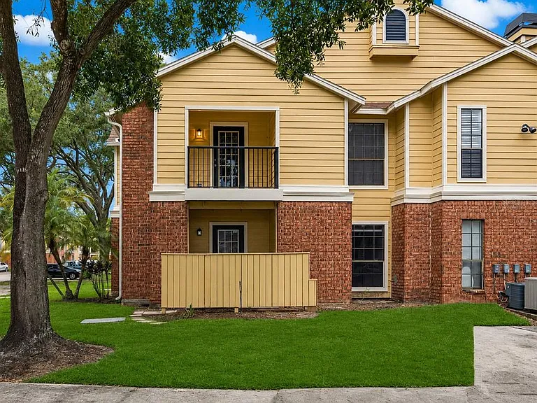 8758 Mallard Reserve Dr #101 — Photo 40