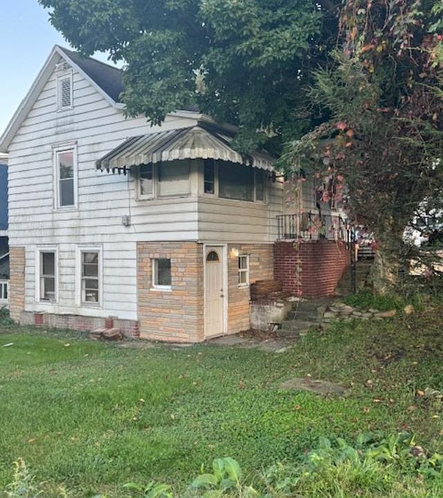 2nd image of 705R Edgebrook Dr