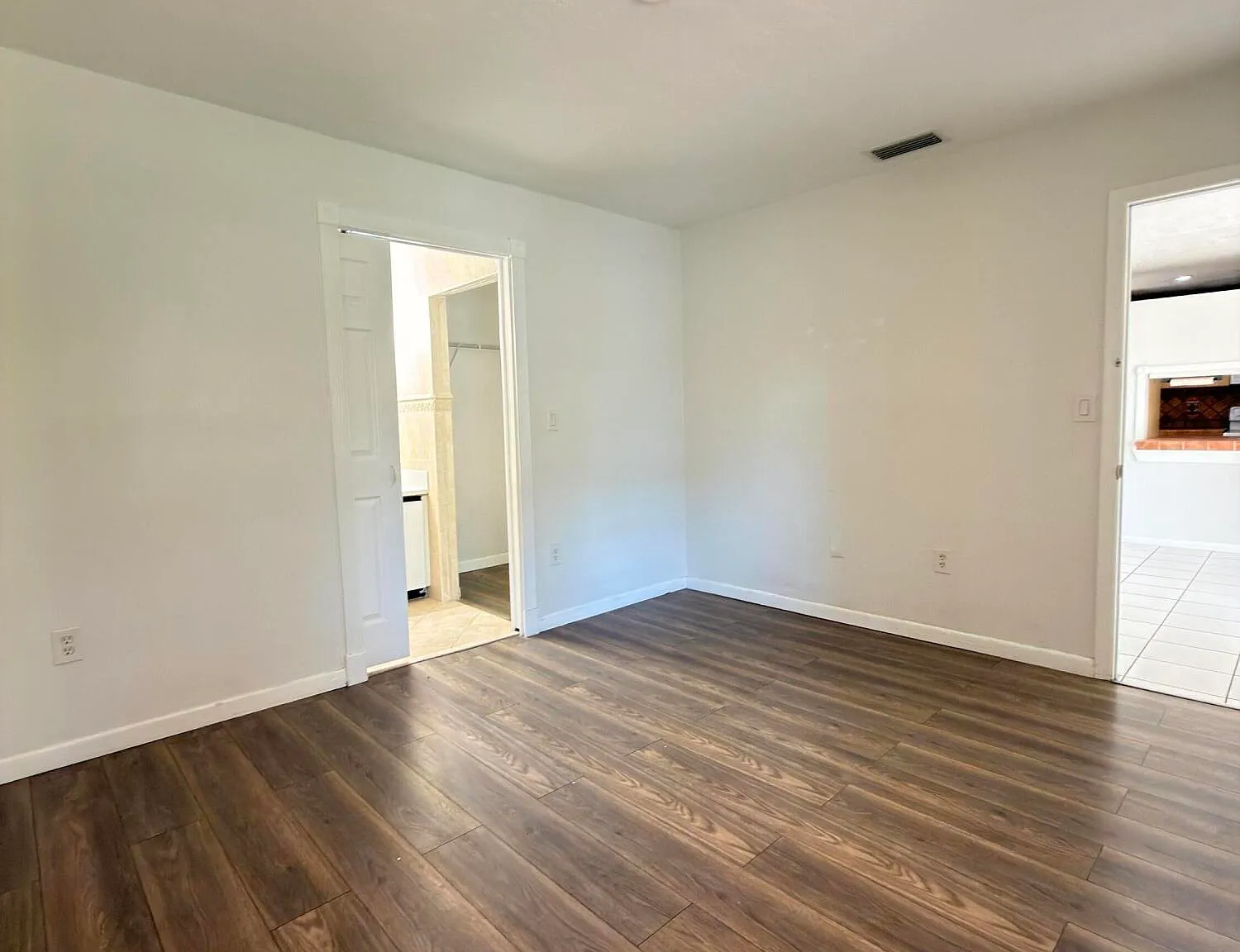 2 bed, 2.0 bath, 1000 sqft, $2,150 — Photo 2