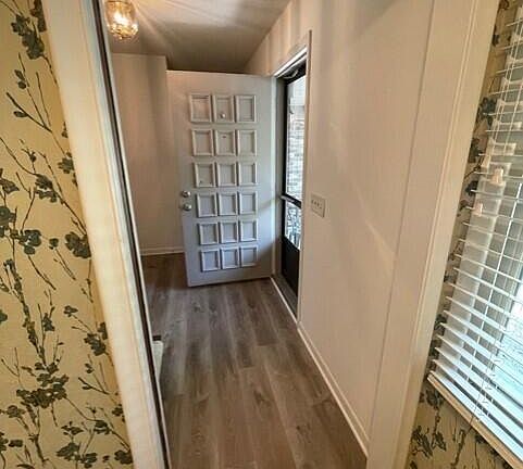 4th image of 1010 Grenoble Cir #105
