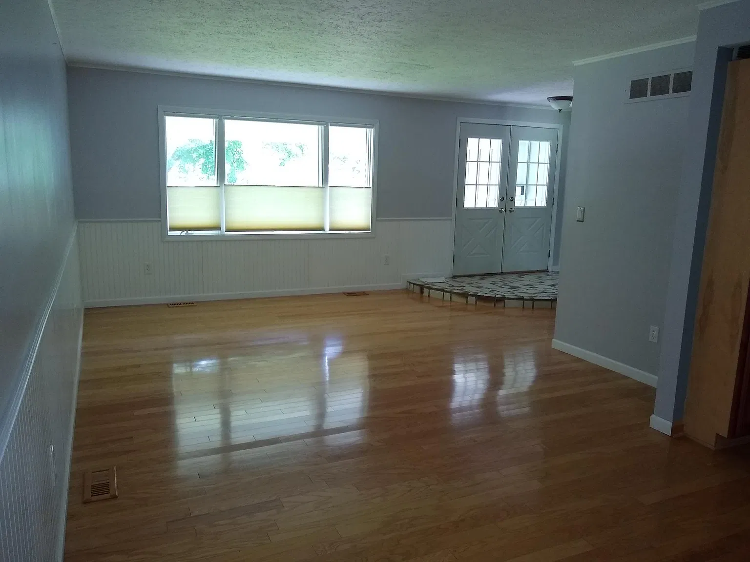 4 bed, 2.5 bath, 2060 sqft, $3,499 — Photo 2