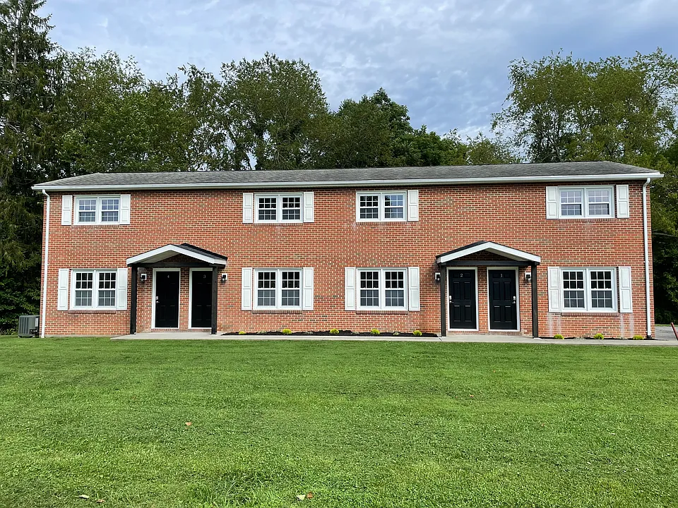 648 Farm Road 1