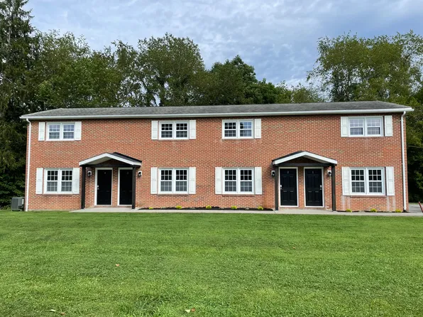 648 Farm Road 1, Lewisburg, WV 24901