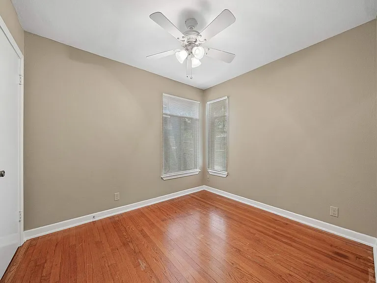 314 Barbara Dr — Photo 19