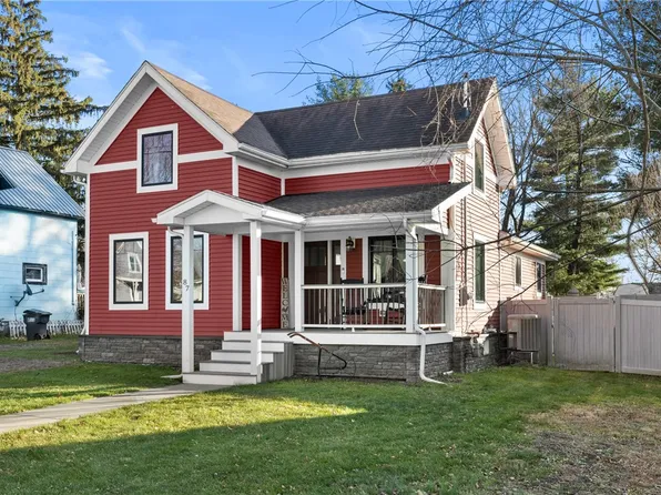 87 Hollister St, Dundee, NY 14837