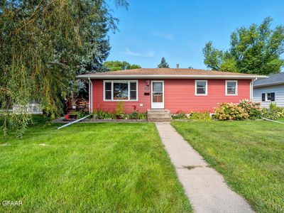 1403 4th Ave NW, East Grand Forks, MN, 56721