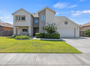 1469 W Buckingham Dr, Hanford, CA 93230