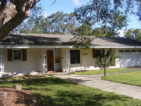 4th image of 221 Lake Griffin Cir