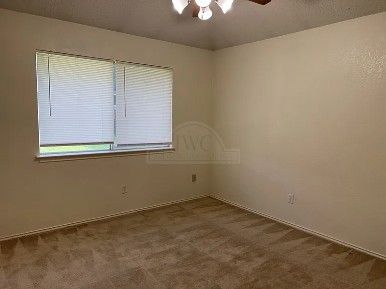 4203 Bluestem Ln — Photo 8
