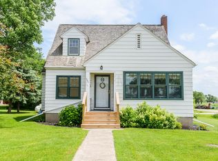 350 1st St, Arthur, ND 58006