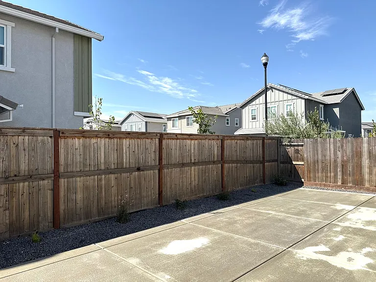 2024 Shady Tree Cir — Photo 10