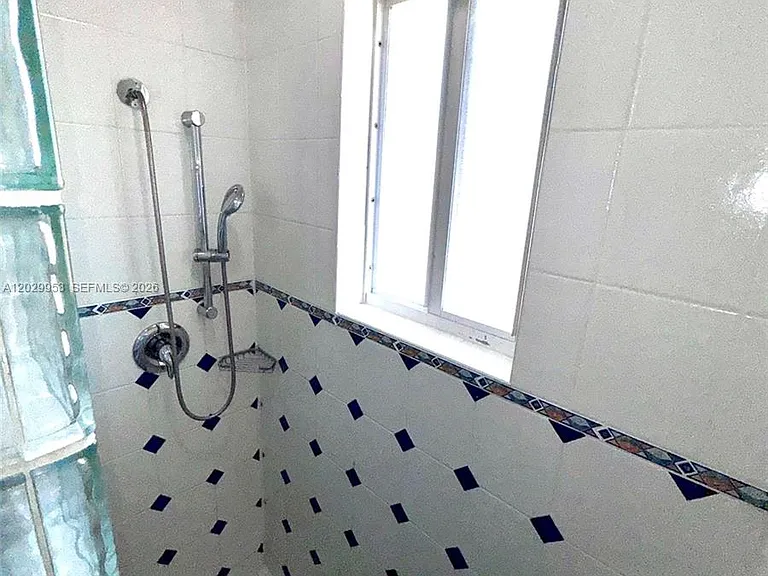 1419 Garfield St #2 — Photo 35