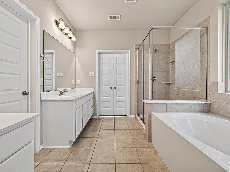 2511 Sandbar Shark Ct — Photo 24
