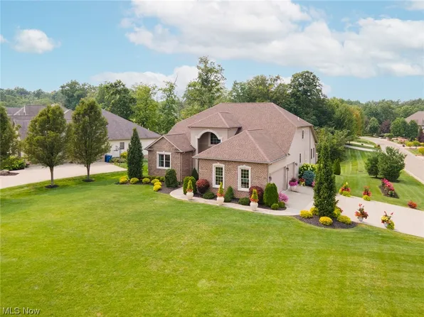 1600 Gully Top Ln, Canfield, OH 44406