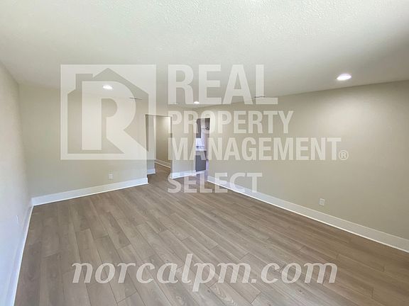 3rd image of 2561 Michelle Dr