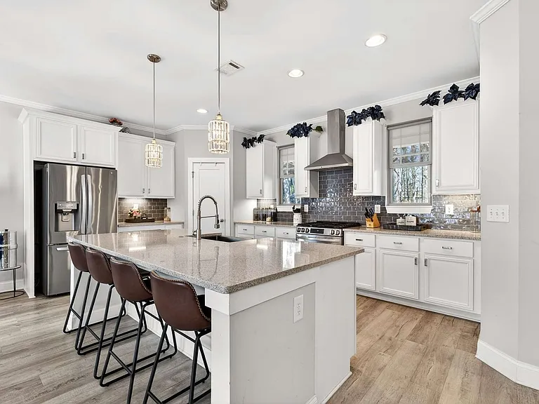 5259 Cloud St — Photo 8