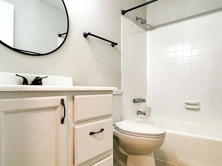 2800 Hillsboro Ave N #313 — Photo 9