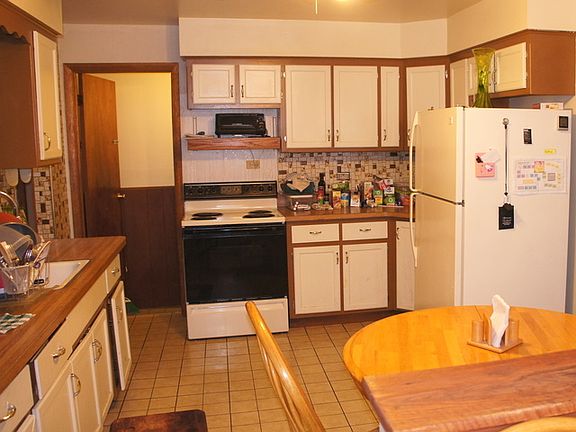 3rd image of 8109 Lockwood Ave