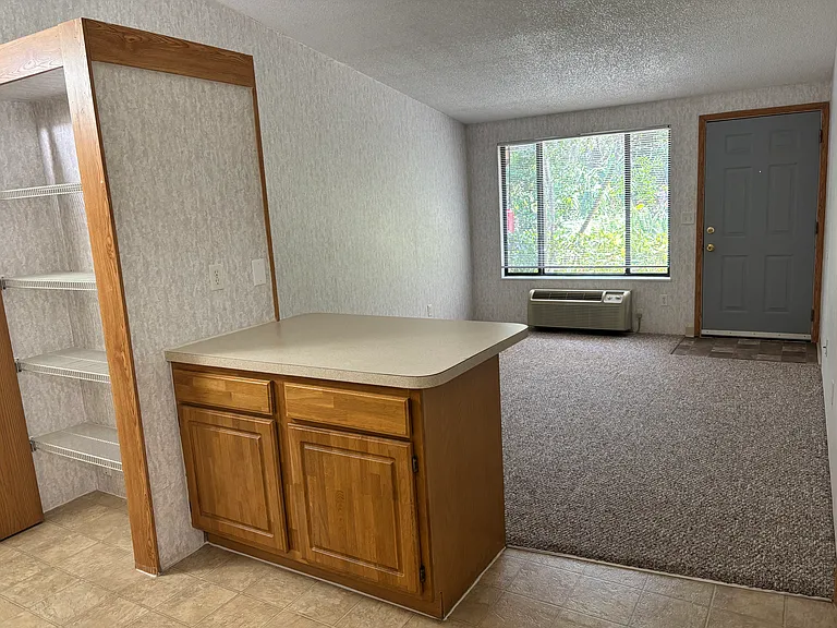Ashton Place Apartments — Photo 9