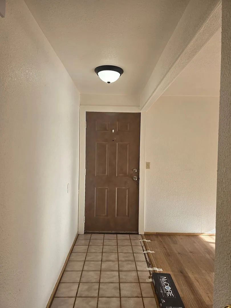 3202 Morrison Rd W — Photo 2