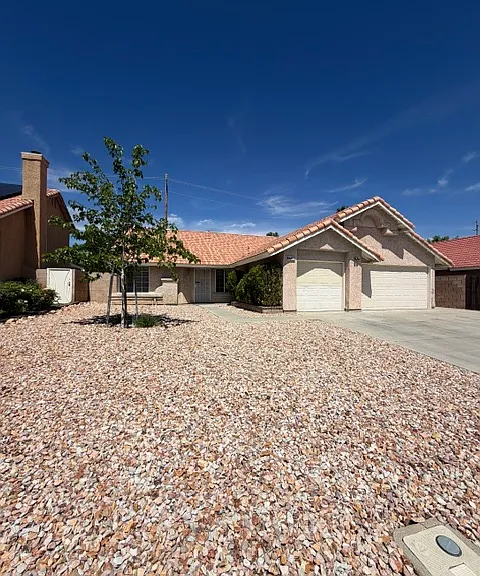 1725 Windsor Pl — Photo 23