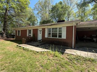 1519 Pipers Gap Rd, Mount Airy, NC 27030