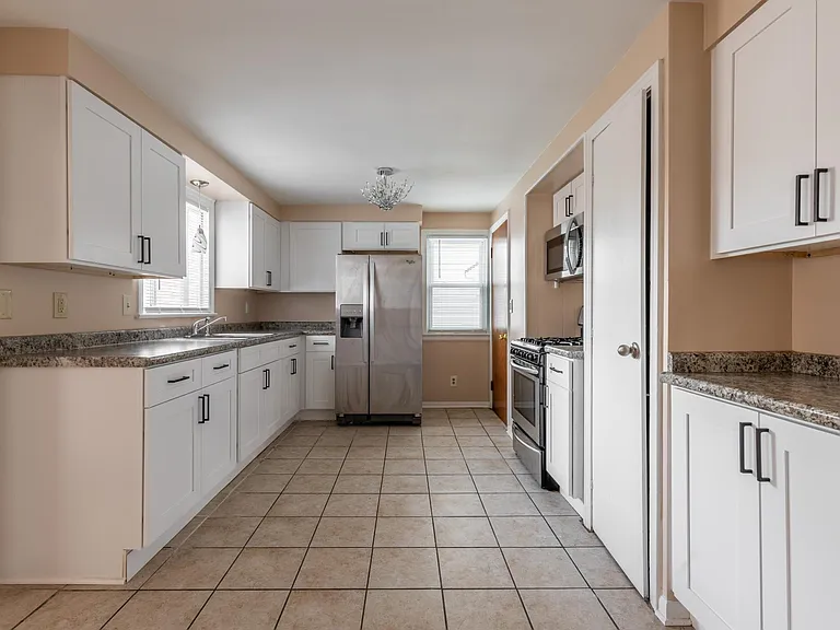 24777 Highland Rd — Photo 5