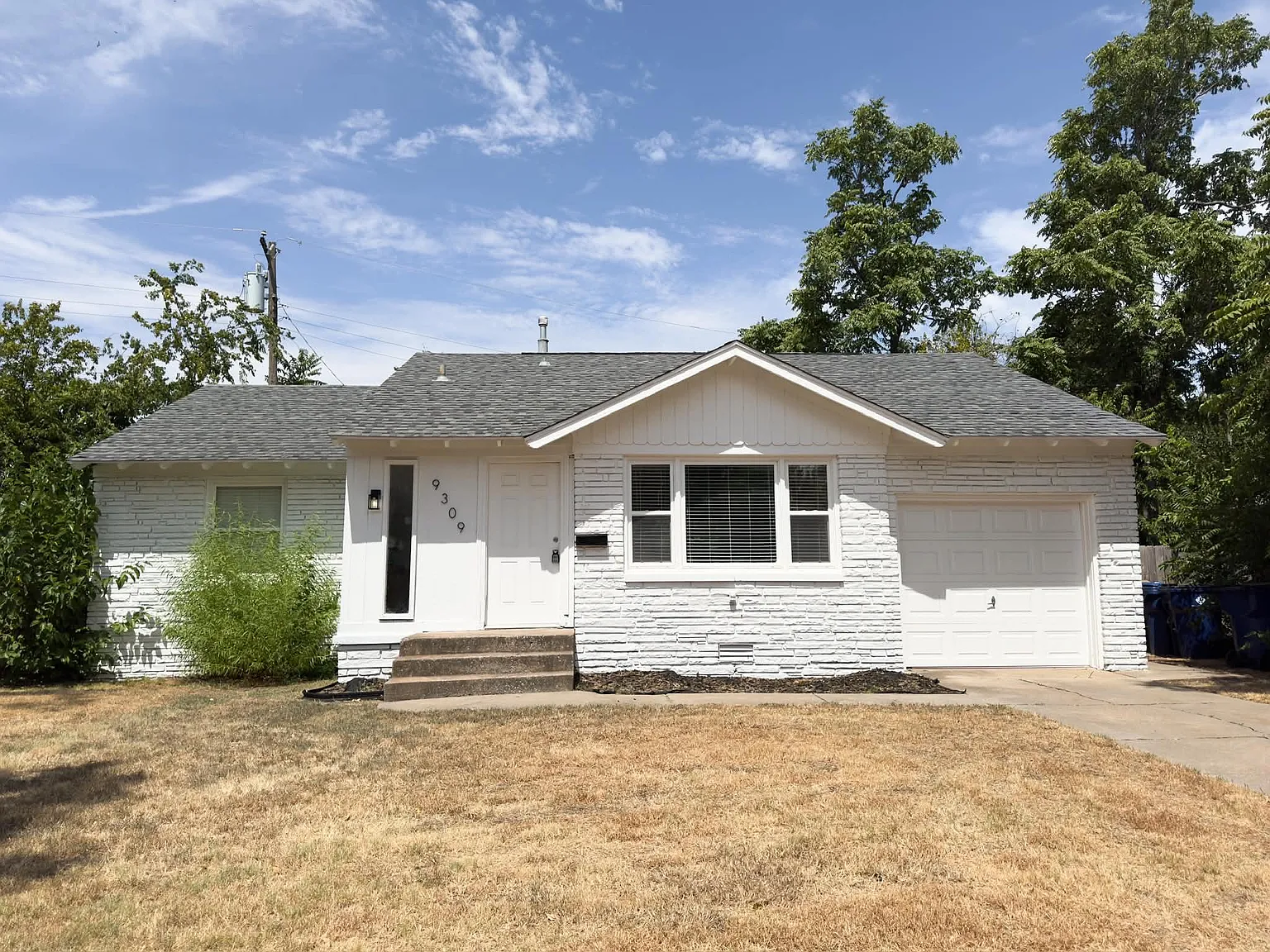 3 bed, 1081 sqft, $1,550 — Photo 1