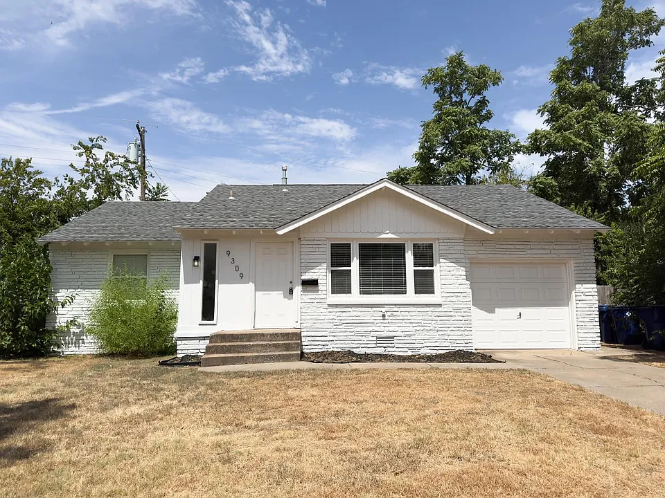 9309 Village Dr