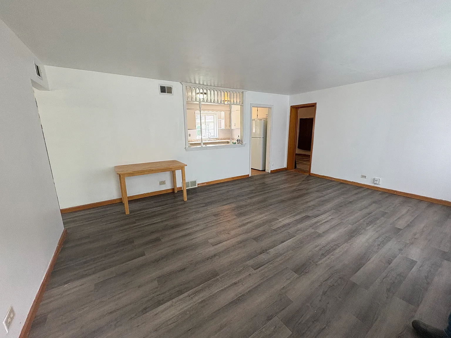 3 bed, 1208 sqft, $2,350 — Photo 3