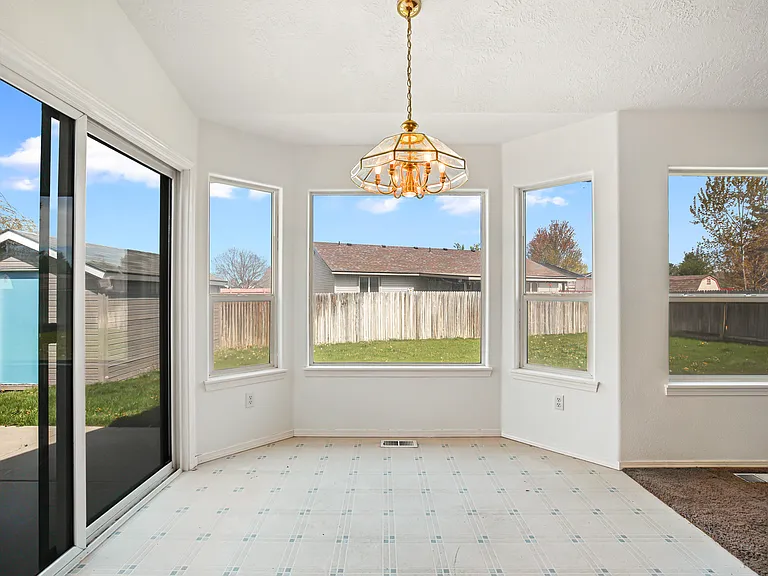 658 N Katie Way — Photo 19