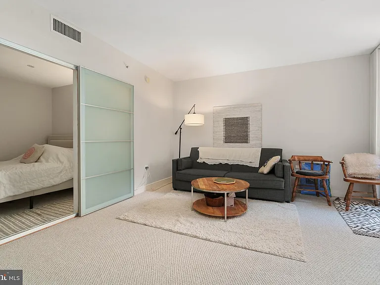 616 E St NW #304 — Photo 7
