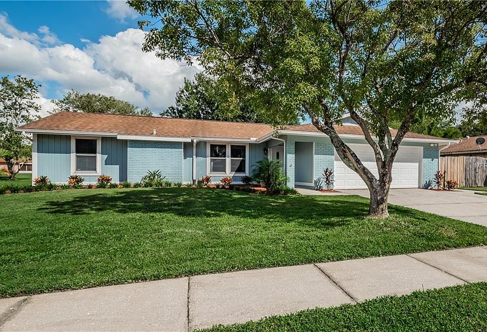 1st image of 405 Lakeview Dr