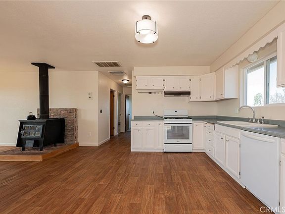 5th image of 18020 Benson Rd