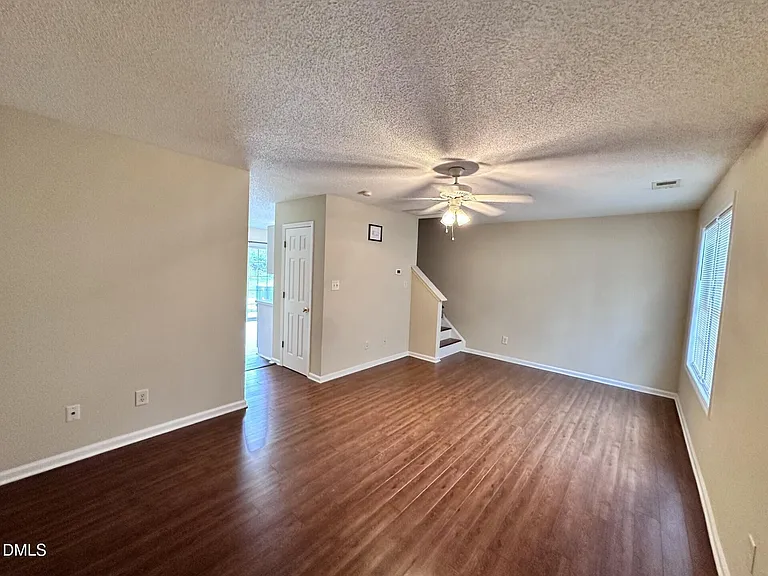 2112 Walnut Bluffs Ln — Photo 13