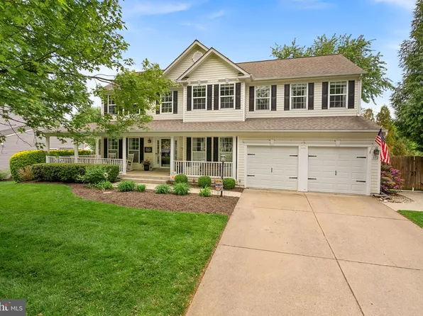 312 Locust Grove Dr, Purcellville, VA 20132