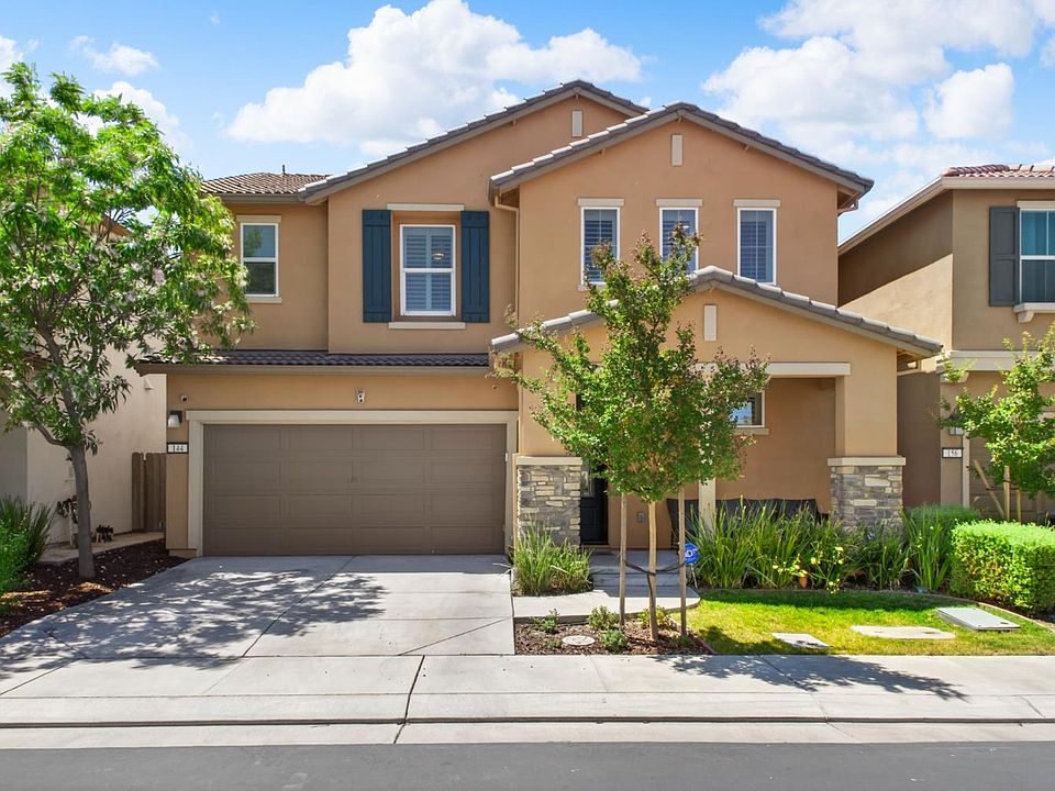 1st image of 144 Molveno Dr