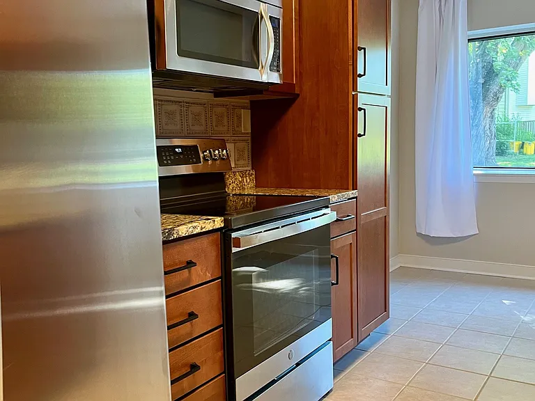 304 Hilltop Ln #C — Photo 11