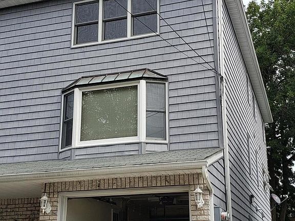 2nd image of 15 White St