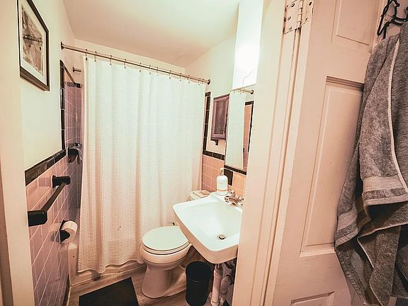 2nd image of 12 Braemore Rd #3