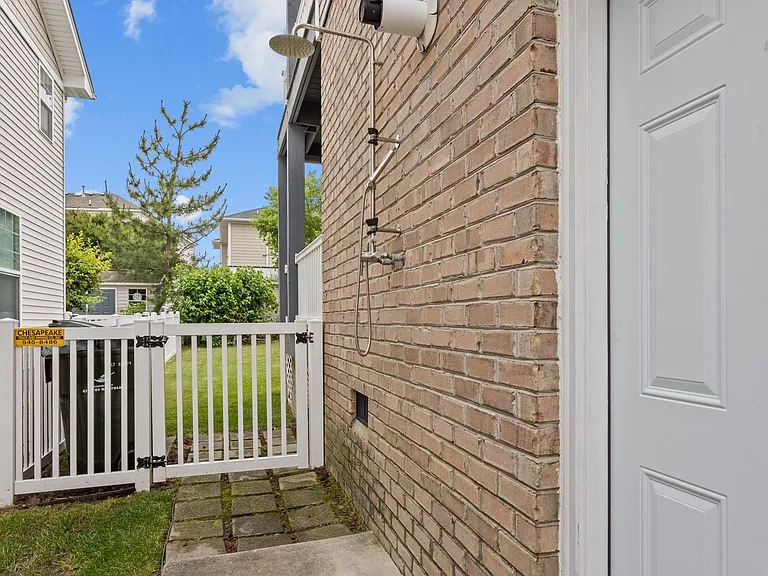 9620 Dolphin Run — Photo 45