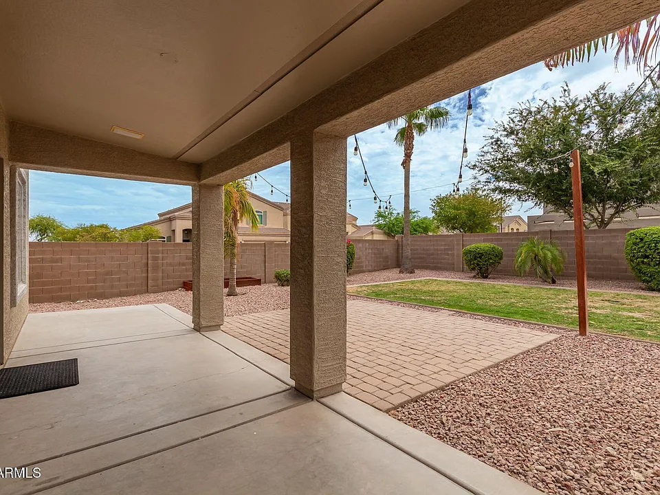 11719 W Dos Rios Dr