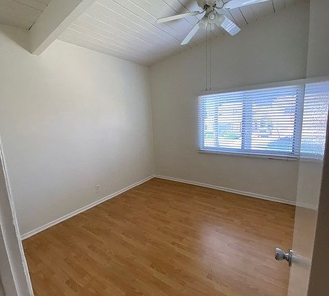 5th image of 136 N Hamilton Dr APT 4