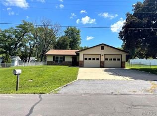 1330 Gladys St, Collinsville, IL 62234