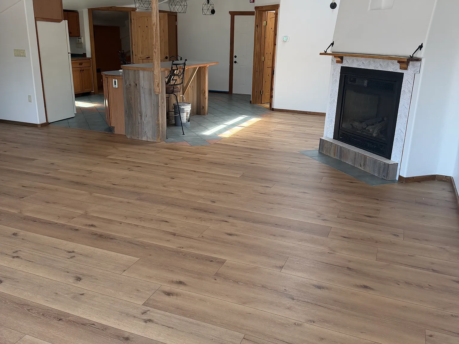 1 bed, 1.5 bath, 2000 sqft, $2,400 — Photo 4