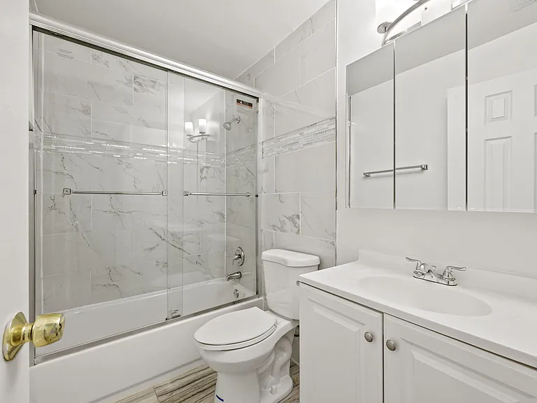 The Promenade Apartments — Photo 9