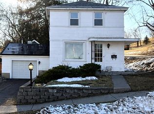27 N McNab Avenue, Gloversville, NY